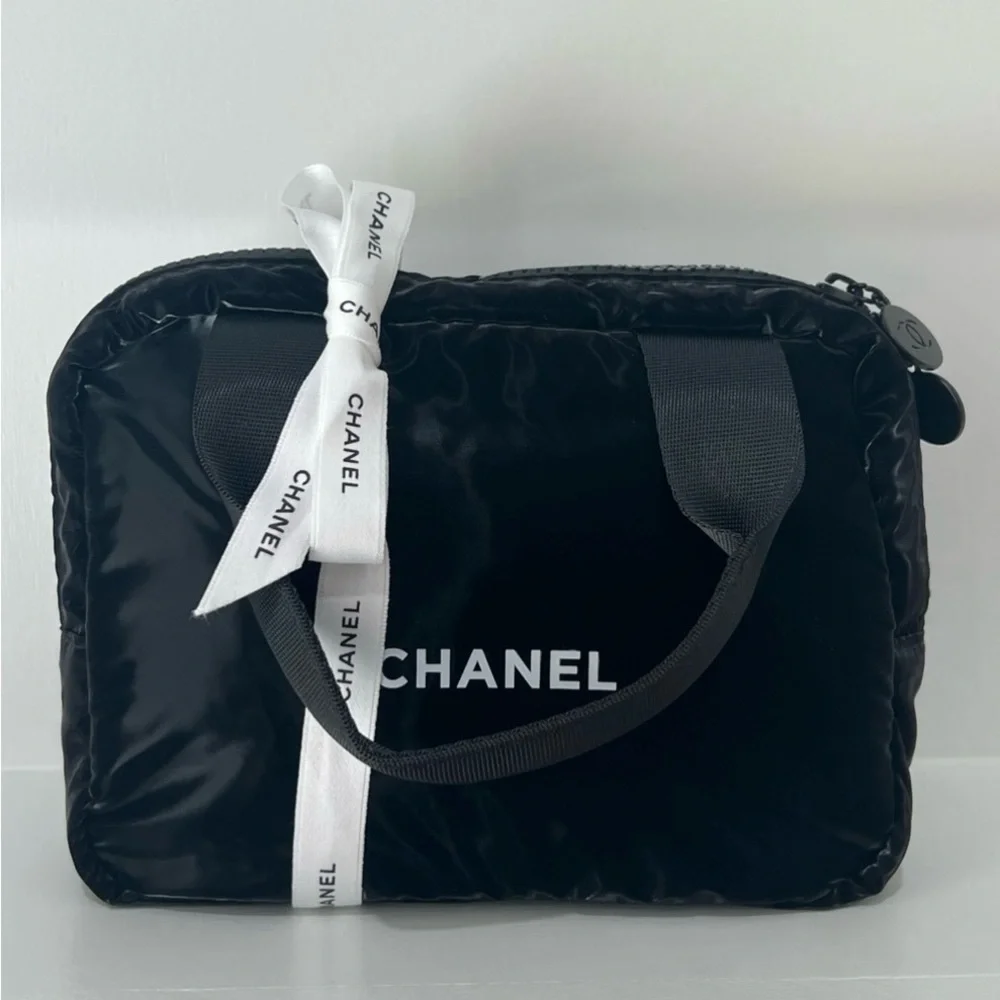 CHANEL puffy makeup